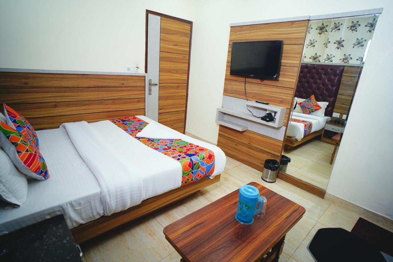 Hotel Delhi Darshan Deluxe-By Rsl Hospitality Neu-Delhi Exterior foto