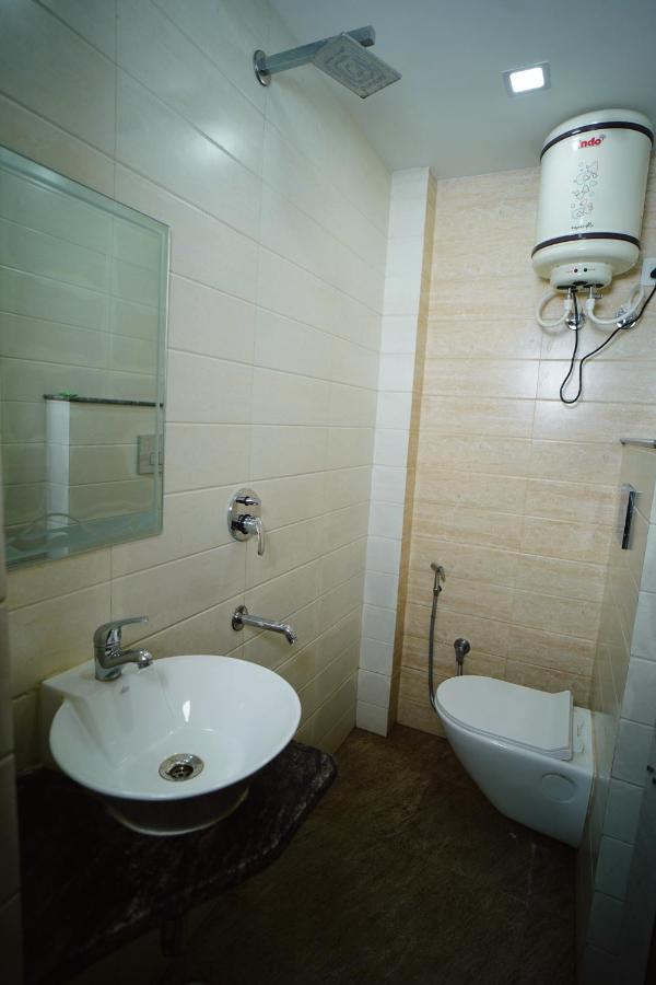 Hotel Delhi Darshan Deluxe-By Rsl Hospitality Neu-Delhi Exterior foto